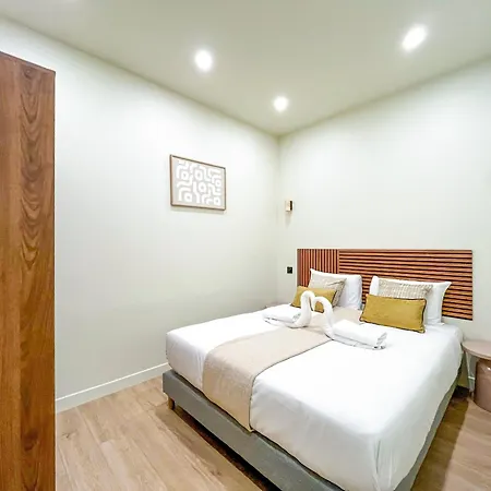 Urbanflat 199 - Beautiful 5 Bedrooms Parisian Townhouse Flat Paris