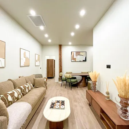 Urbanflat 199 - Beautiful 5 Bedrooms Parisian Townhouse Flat
