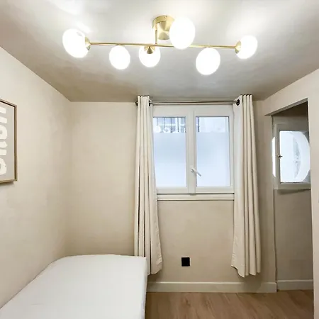 Apartment Urbanflat 199 - Beautiful 5 Bedrooms Parisian Townhouse Flat Paris
