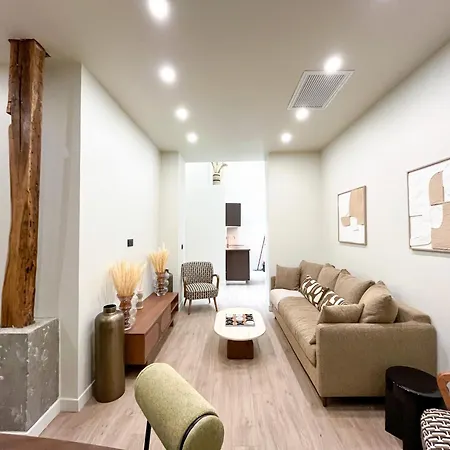 Urbanflat 199 - Beautiful 5 Bedrooms Parisian Townhouse Flat Apartment