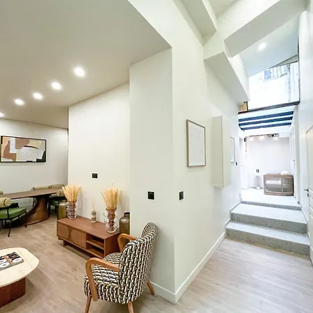 Urbanflat 199 - Beautiful 5 Bedrooms Parisian Townhouse Flat