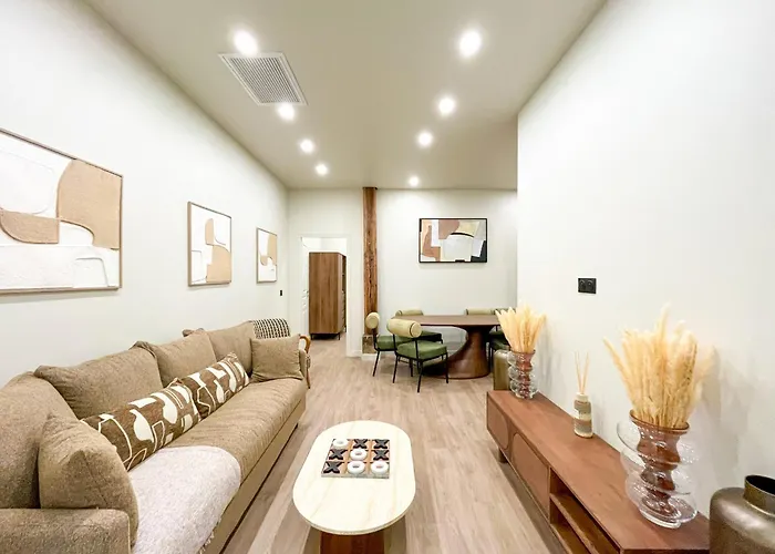 Urbanflat 199 - Beautiful 5 Bedrooms Parisian Townhouse Flat