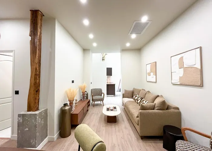Urbanflat 199 - Beautiful 5 Bedrooms Parisian Townhouse Flat Apartment